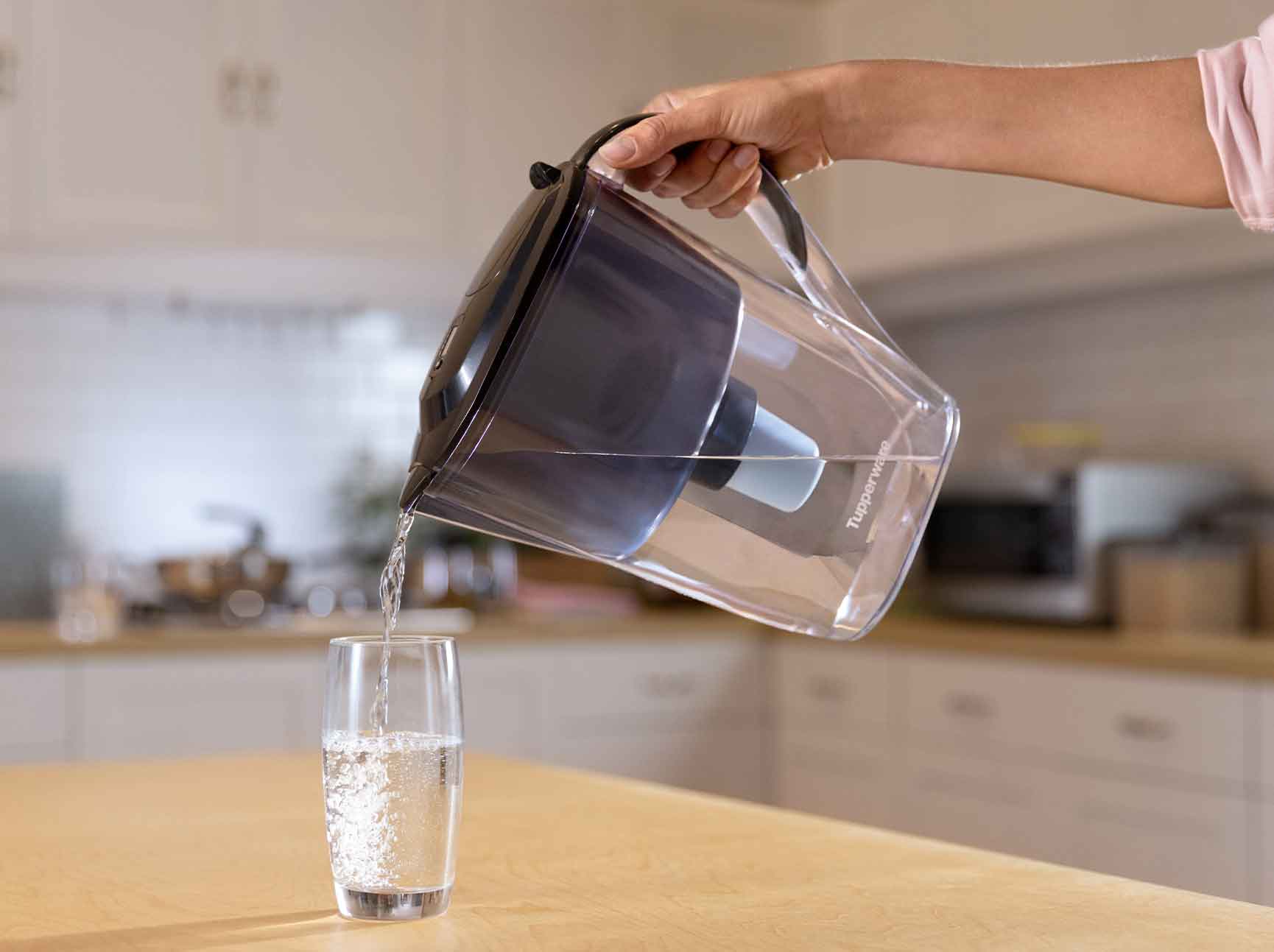 Carafe filtrante d'eau en verre