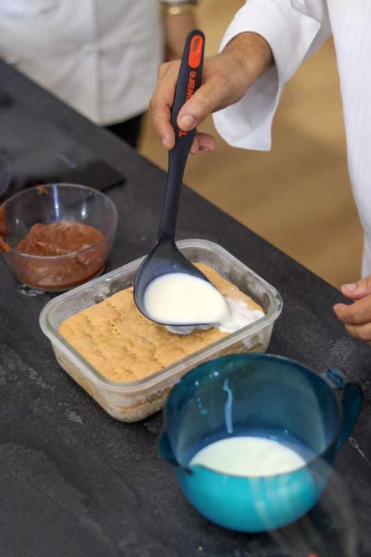 tupperware maroc: une formation professionnelle culinaire organisée pour conseillères de tupperware invité d'honneur le chef amahri.