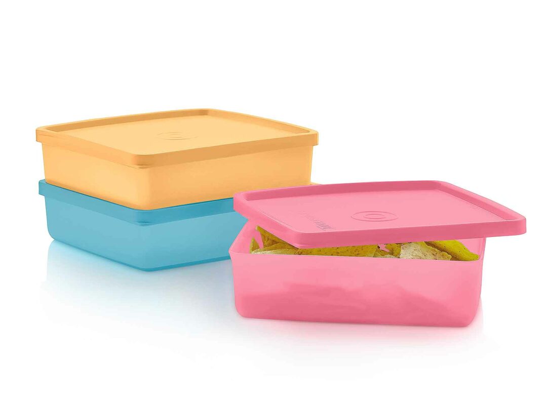 contenants alimentaires trois contenants alimentaires carrés cubix de 400 ml en couleurs pastel avec couvercles étanches